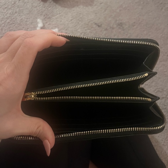 Yves Saint Laurent Black and Gold Quilted Wallet - Picture 7 of 12